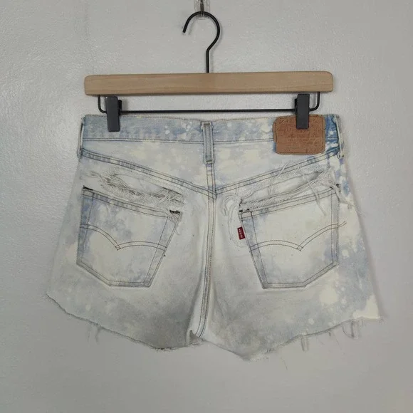 Vtg 70s Levi's Shorts Womens 28 501 Cut-Off Button Fly Bleach Wash Distressed - Picture 4 of 10